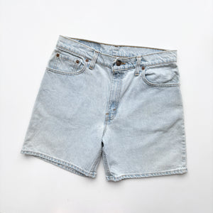 90s Levi’s Denim Shorts W28