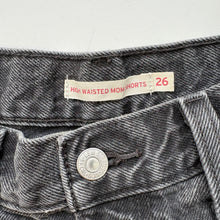 Load image into Gallery viewer, Women’s Levi’s Denim Shorts W26