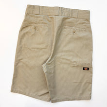 Load image into Gallery viewer, Dickies Shorts W32