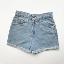 Load image into Gallery viewer, Women’s 90s Levi’s Denim Shorts W24