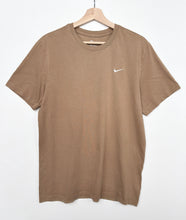 Load image into Gallery viewer, Nike T-shirt (S)
