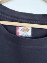 Load image into Gallery viewer, Dickies T-shirt (2XL)