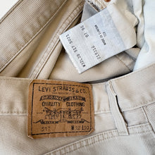 Load image into Gallery viewer, 90s Levi’s 517 W32 L30