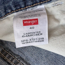 Load image into Gallery viewer, Wrangler Carpenter Shorts W40