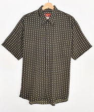 Load image into Gallery viewer, 90s Crazy Print Shirt (L)
