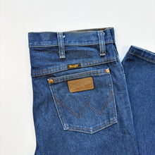 Load image into Gallery viewer, Wrangler Jeans W32 L25