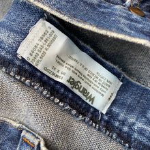 Load image into Gallery viewer, Wrangler Jeans W36 L32