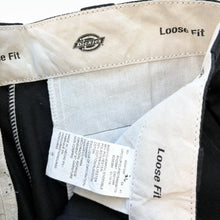 Load image into Gallery viewer, Dickies Shorts W28