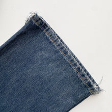 Load image into Gallery viewer, Nautica Jeans W33 L32