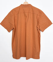 Load image into Gallery viewer, Columbia Sportswear Shirt (XL)