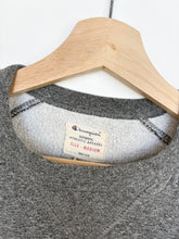 Load image into Gallery viewer, Champion Sweatshirt (M)
