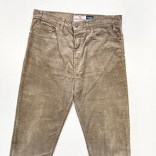 Load image into Gallery viewer, Levi’s 540 Cords W33 L34