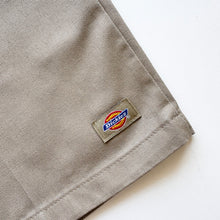 Load image into Gallery viewer, Dickies Shorts W46