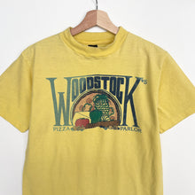Load image into Gallery viewer, 80s Woodstock Pizza Parlour Single Stitch T-shirt (S)