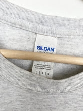 Load image into Gallery viewer, American College Basketball T-shirt (L)