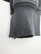 Load image into Gallery viewer, Champion Sweatshirt (M)