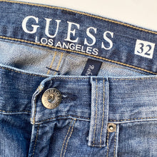 Load image into Gallery viewer, Guess Jeans W32 L30