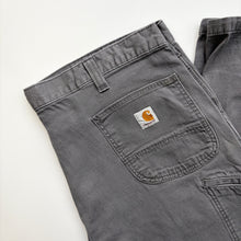 Load image into Gallery viewer, Carhartt Jeans W42 L30