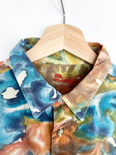 Load image into Gallery viewer, 90s Crazy Print Shirt (M)