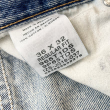 Load image into Gallery viewer, Wrangler Jeans W36 L32