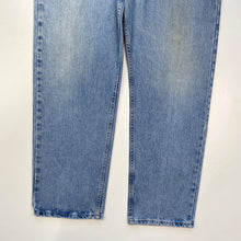 Load image into Gallery viewer, Wrangler Jeans W36 L32