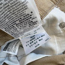 Load image into Gallery viewer, Levi’s 514 Cords W32 L34