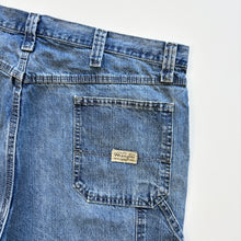 Load image into Gallery viewer, Wrangler Carpenter Shorts W40