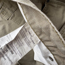Load image into Gallery viewer, Wrangler Cargo Shorts W38