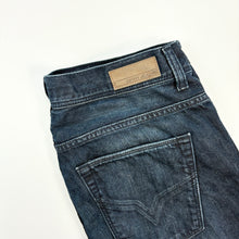 Load image into Gallery viewer, DKNY Jeans W32 L32