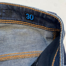 Load image into Gallery viewer, Guess Jeans W30 L32