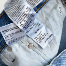 Load image into Gallery viewer, Levi’s 511 Deim Shorts W32