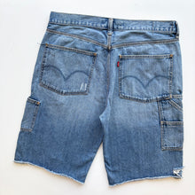 Load image into Gallery viewer, Levi’s Carpenter Denim Shorts W38