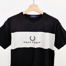 Load image into Gallery viewer, Women’s Fred Perry T-shirt (S)