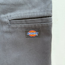 Load image into Gallery viewer, Dickies Shorts W34