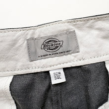 Load image into Gallery viewer, Dickies Shorts W32