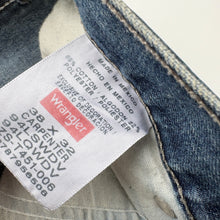 Load image into Gallery viewer, Wrangler Carpenter Jeans W38 L32