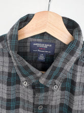 Load image into Gallery viewer, Flannel Shirt (L)