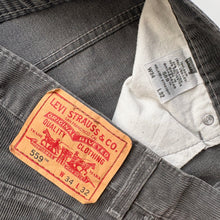 Load image into Gallery viewer, Levi’s 559 Cords W34 L32
