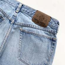 Load image into Gallery viewer, 90s Wrangler Denim Shorts W30