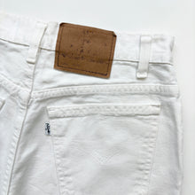 Load image into Gallery viewer, Women’s 90s Levi’s Shorts W28