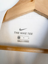 Load image into Gallery viewer, Nike T-shirt (M)