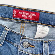 Load image into Gallery viewer, Women’s Levi’s Denim Shorts W32