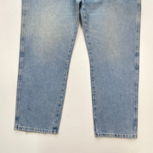 Load image into Gallery viewer, Wrangler Jeans W40 L30