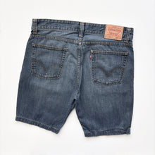 Load image into Gallery viewer, Levi’s 512 Denim Shorts W38
