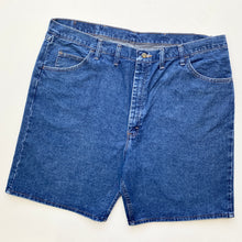 Load image into Gallery viewer, Wrangler Denim Shorts W44