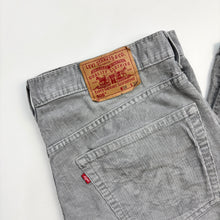 Load image into Gallery viewer, 90s Levi’s 505 Cords W38 L32