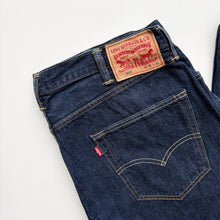 Load image into Gallery viewer, Levi’s 501 Jeans W38 L32