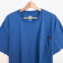 Load image into Gallery viewer, Dickies T-shirt (2XL)