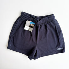Load image into Gallery viewer, Women’s 90s Ellesse Shorts (M)
