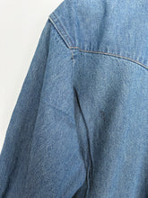 Load image into Gallery viewer, 90s Wrangler Denim Western Shirt (M)